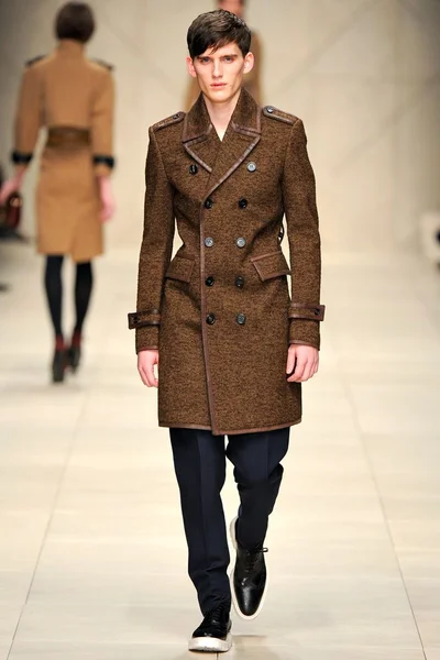 Look 30